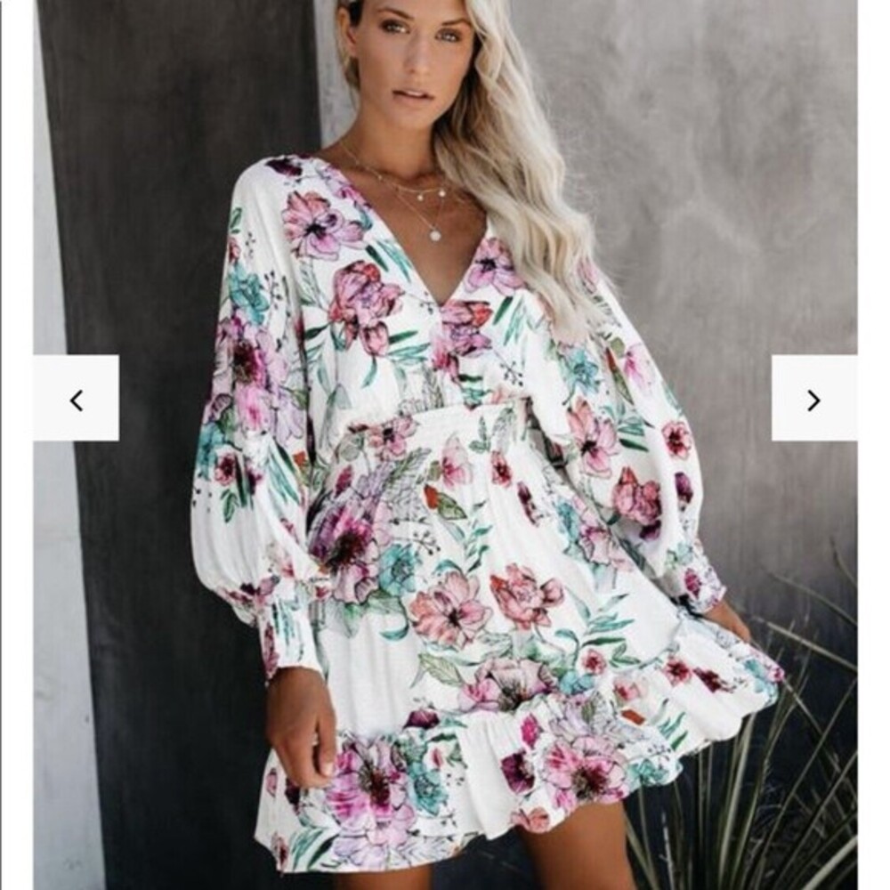 Lovestitch Women's Floral‎ Smocked Baby Doll  Small V neck Dress